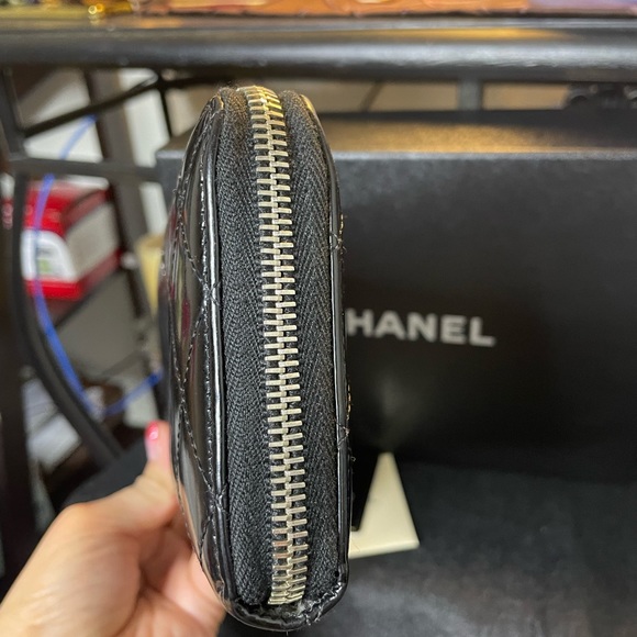 Chanel Wallet - Picture 6 of 11